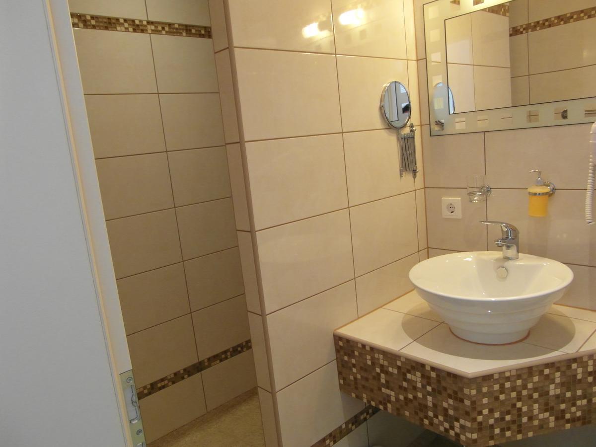 Hotel Am Donaubogen Sarching エクステリア 写真
